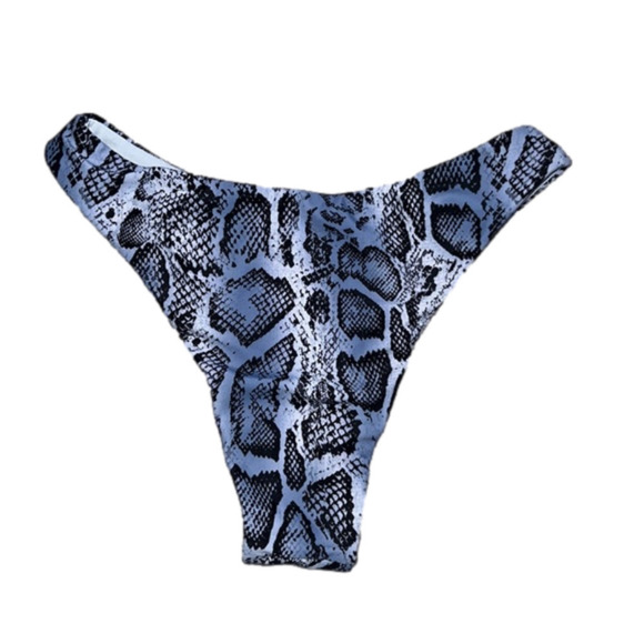 Nwot cute cheeky plain blue snake print bikini bottoms never been worn before - Picture 2 of 2